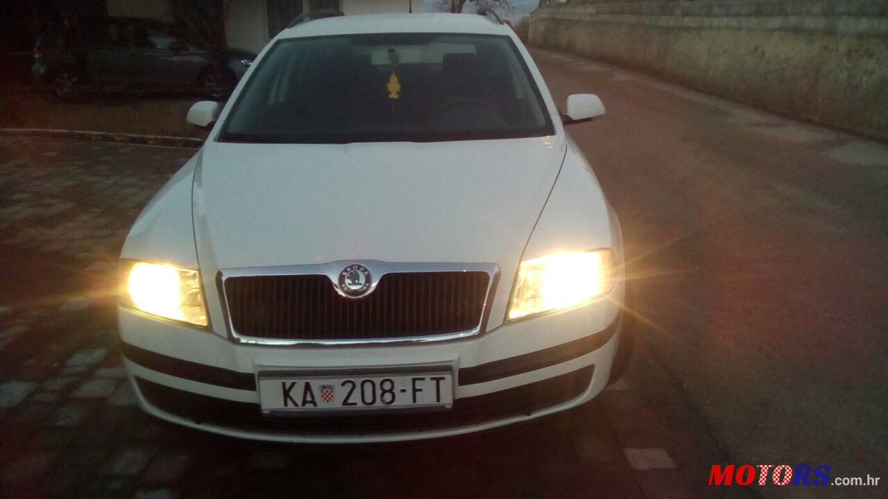 2007' Skoda Octavia photo #2