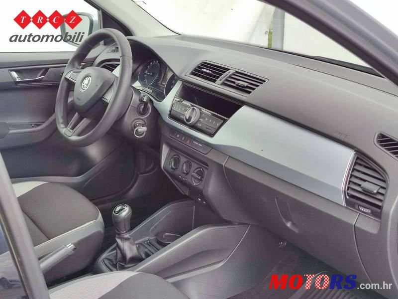 2016' Skoda Fabia photo #4