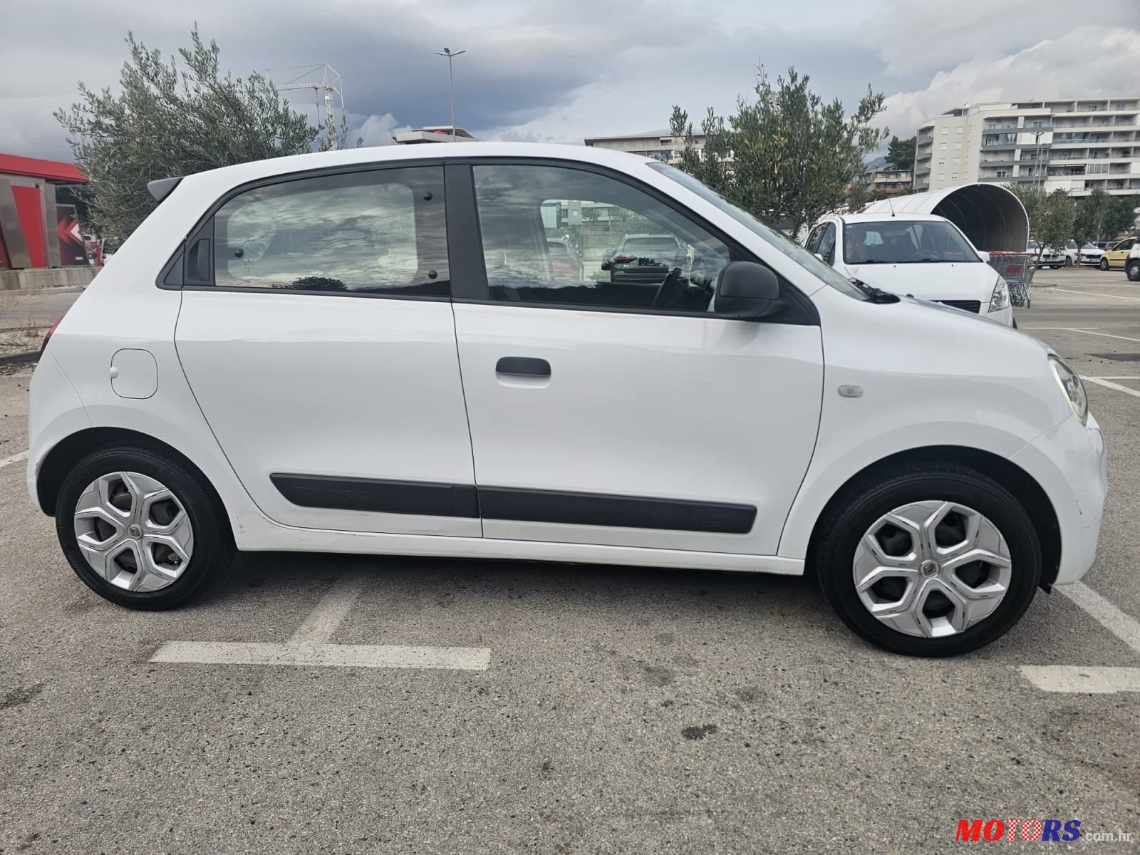 2020' Renault Twingo 1.0 photo #4