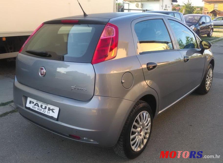2010' Fiat Grande Punto 1,2 8V photo #2