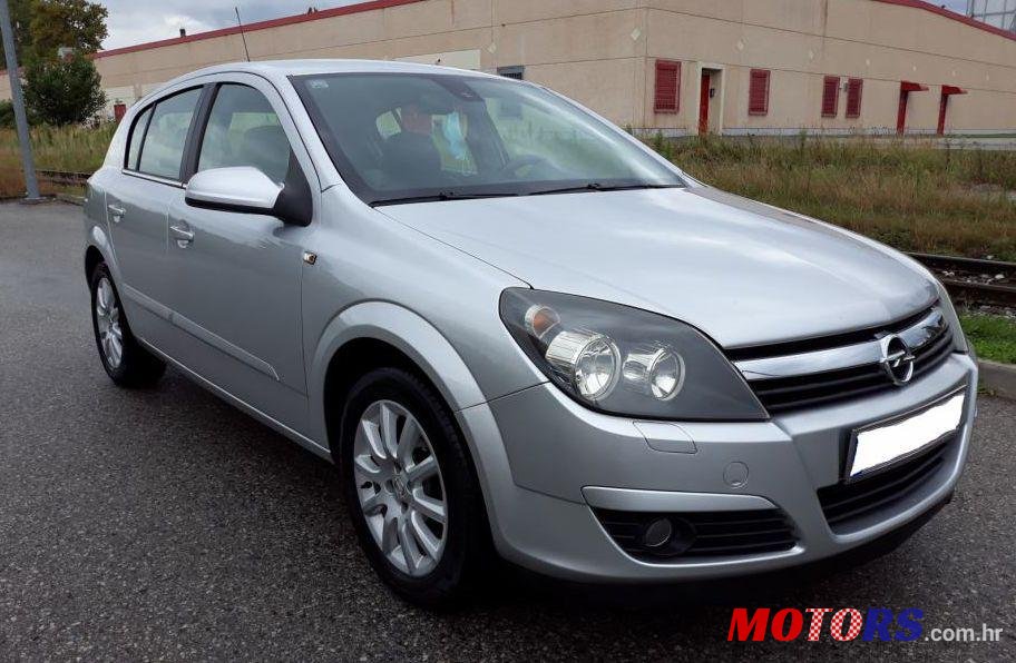 2004' Opel Astra 1,6 photo #1