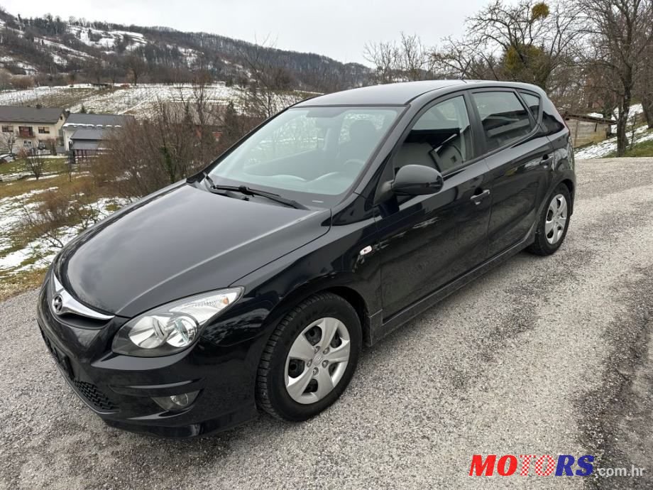 2010' Hyundai i30 1,6 Crdi photo #1