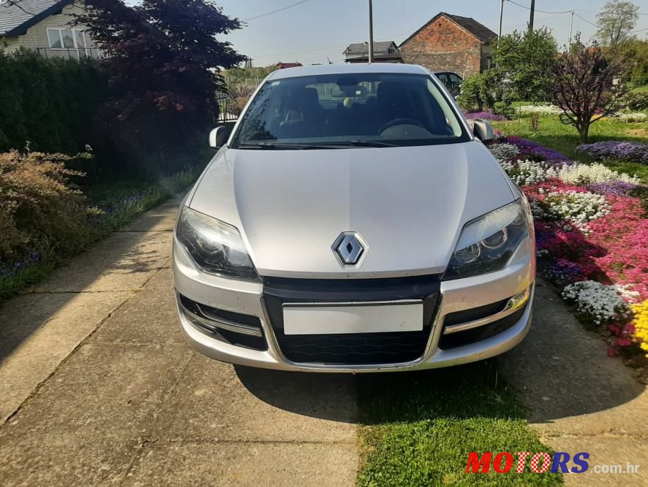 2014' Renault Laguna photo #1