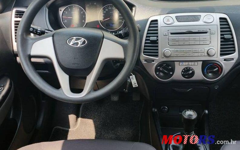 2011' Hyundai i20 1,2 photo #2