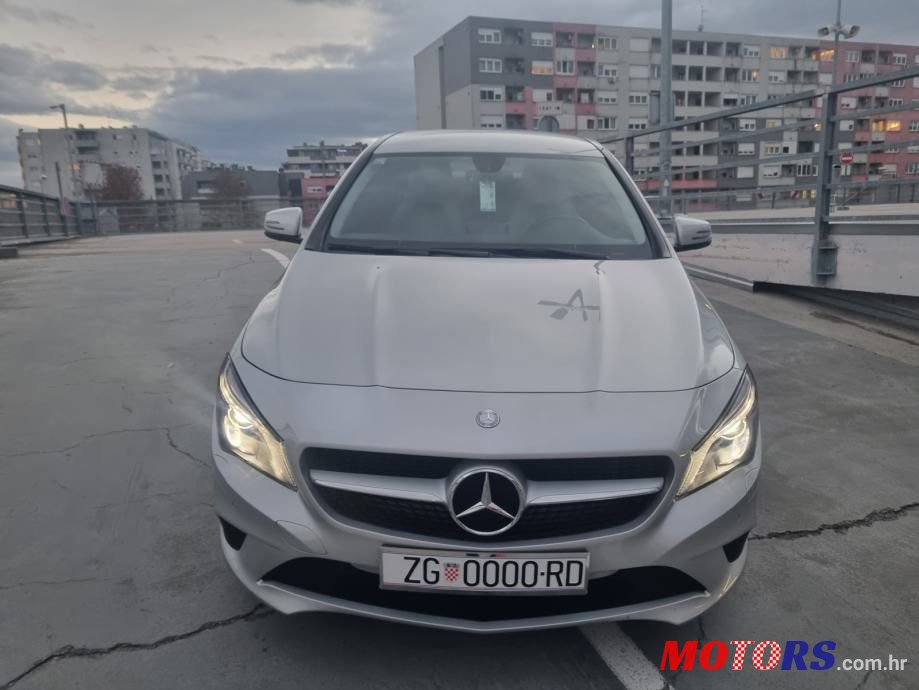 2014' Mercedes-Benz Cla Klasa 180 photo #2