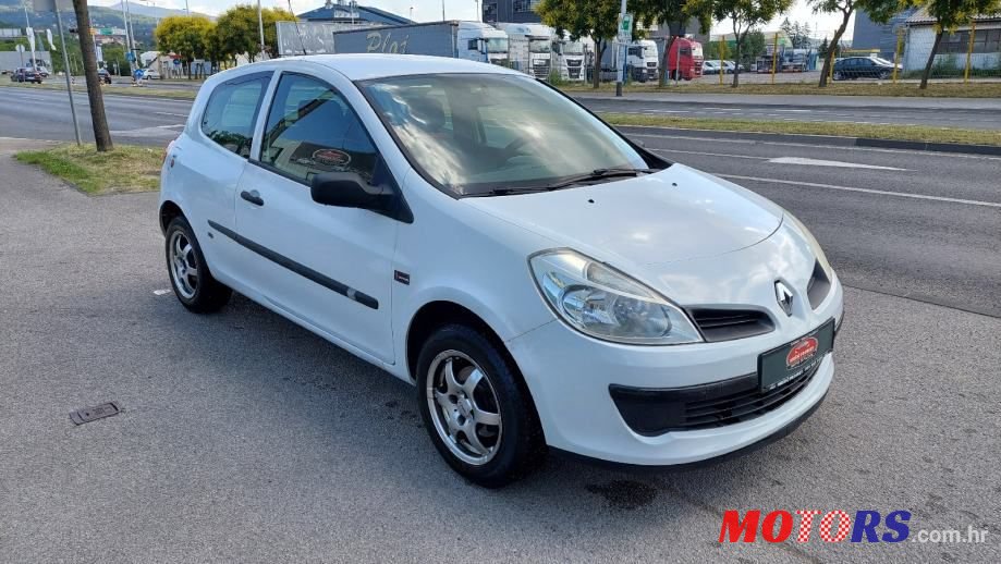 2007' Renault Clio 1,5 Dci photo #1