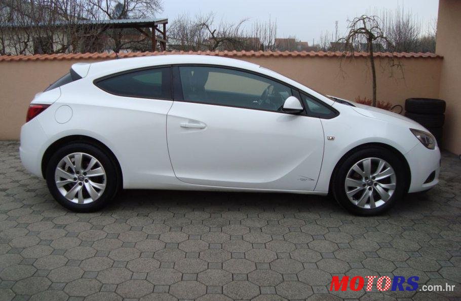 2012' Opel Astra Coupe 1,7 Cdti photo #2
