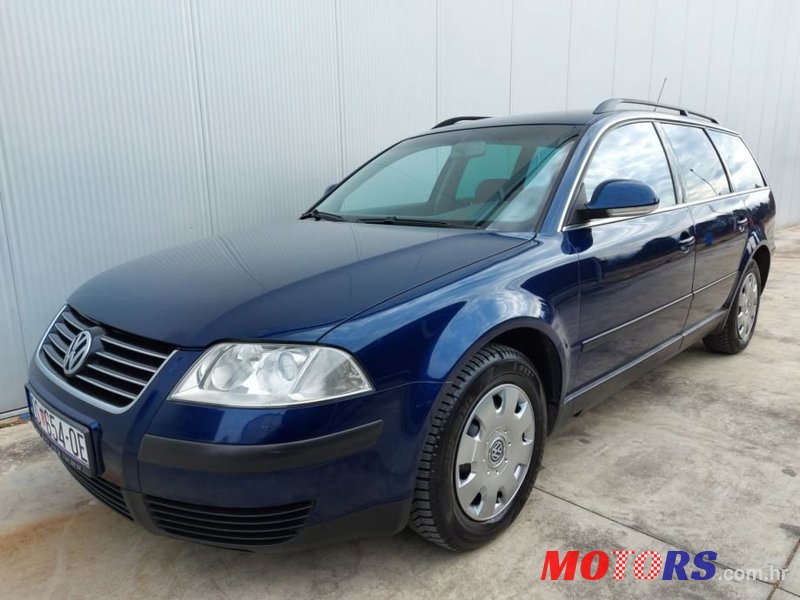 2005' Volkswagen Passat Variant photo #1