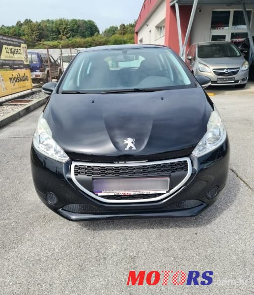 2014' Peugeot 208 1,0 Vti photo #2