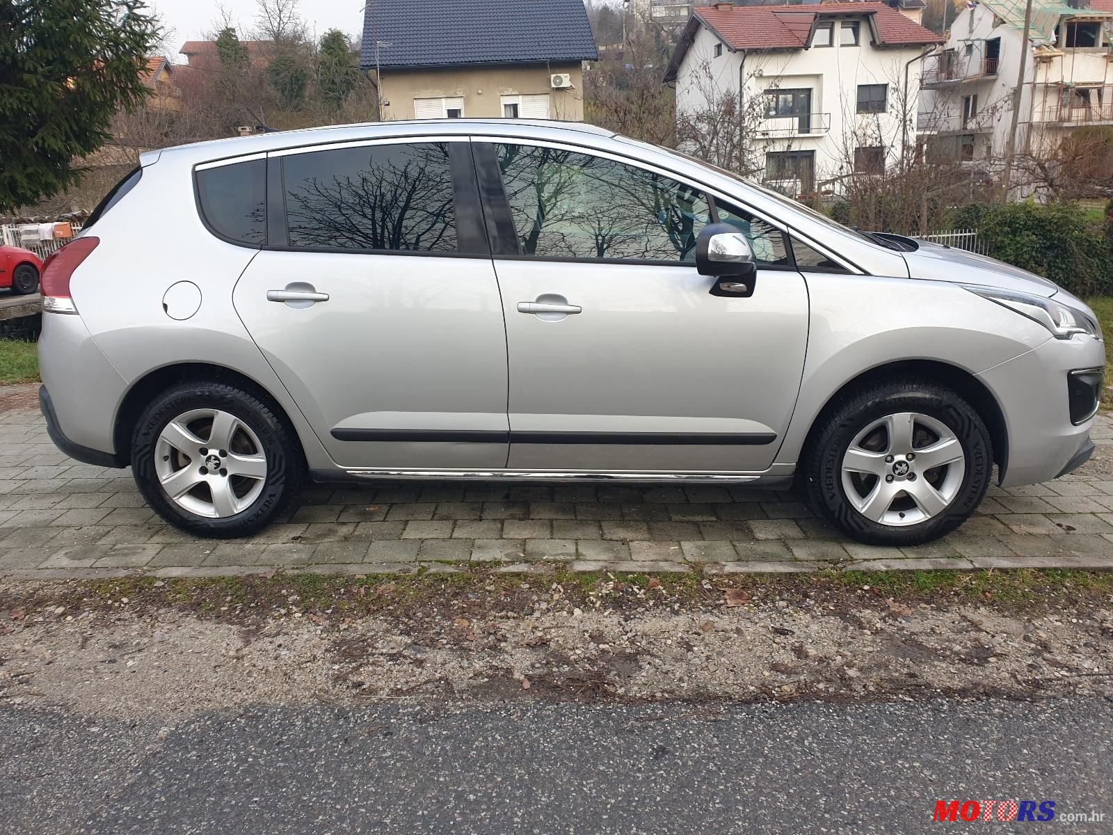 2016' Peugeot 3008 1.2 photo #3