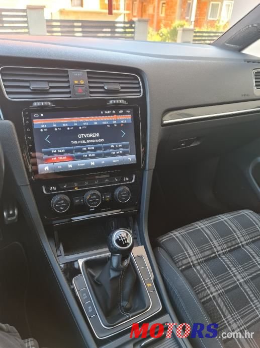 2013' Volkswagen Golf 7 photo #3