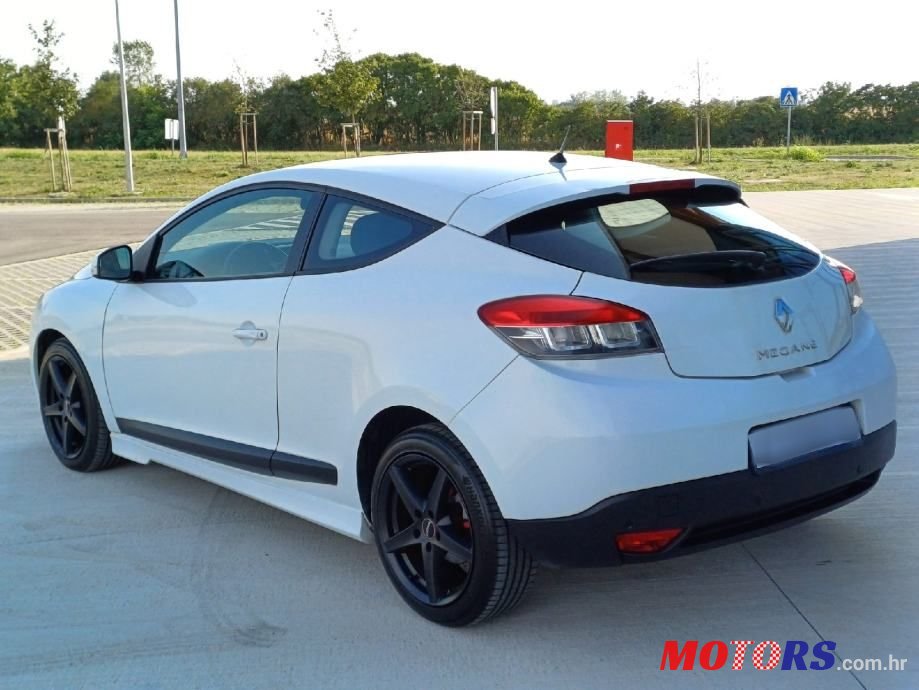 2009' Renault Megane Coupe photo #5