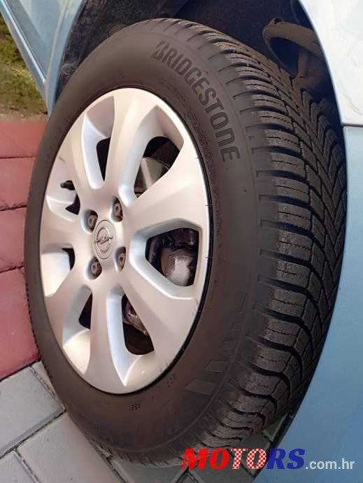 2010' Opel Agila 1,0 photo #4