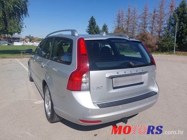 2011' Volvo V50 photo #4