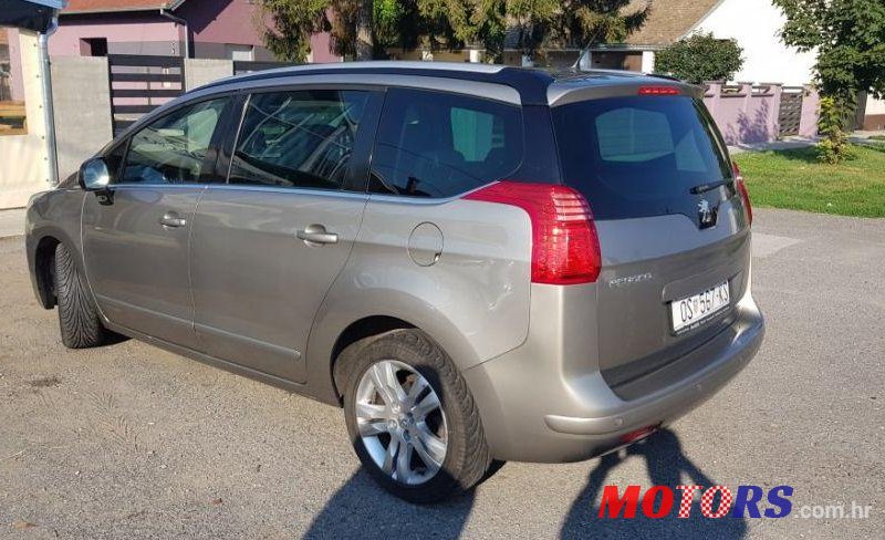 2012' Peugeot 5008 1,6 Hdi photo #2