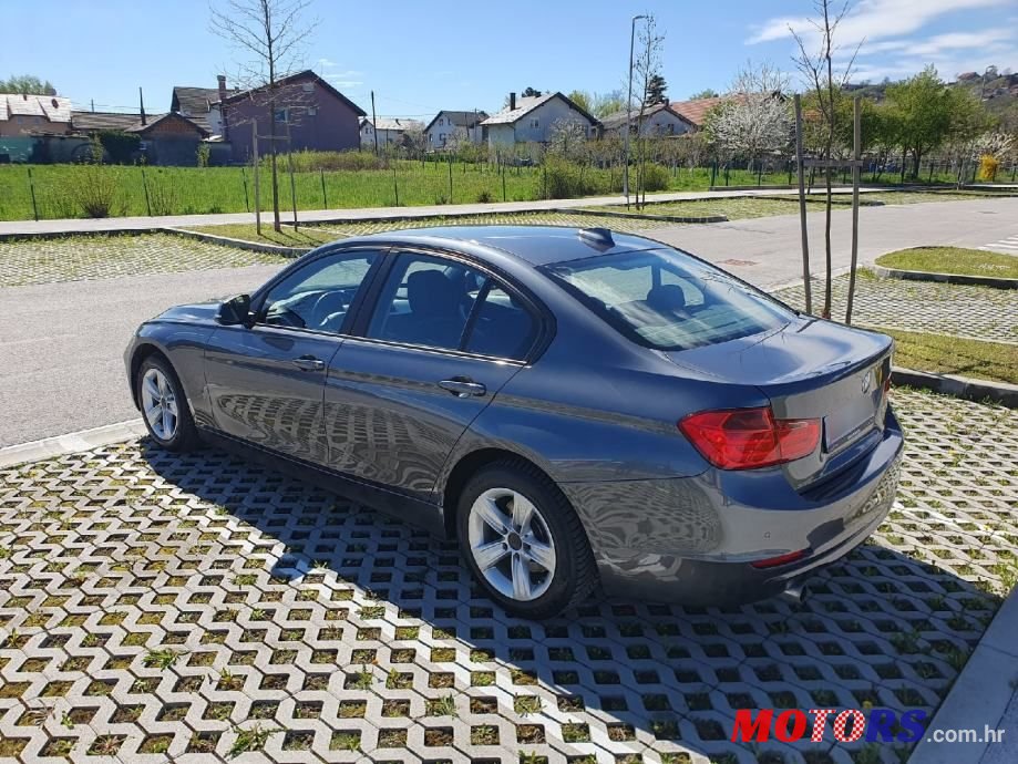 2013' BMW Serija 3 318D photo #4
