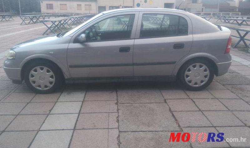 2002' Opel Astra 1,4 photo #1