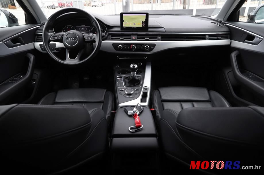 2017' Audi A4 Avant photo #4