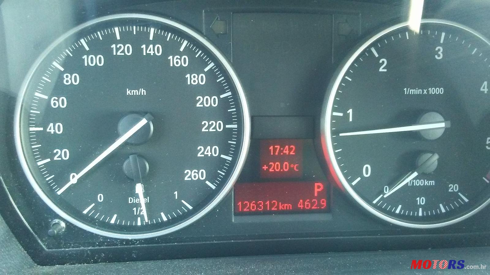 2012' BMW 3 Series Touring photo #2