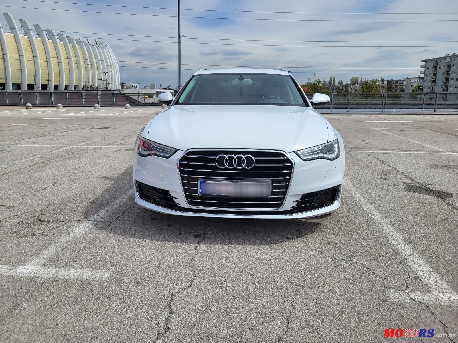 2016' Audi A6 Avant photo #2