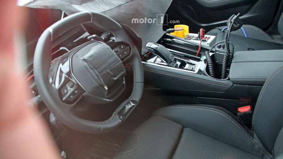 2018 Peugeot 508 interior spy shot