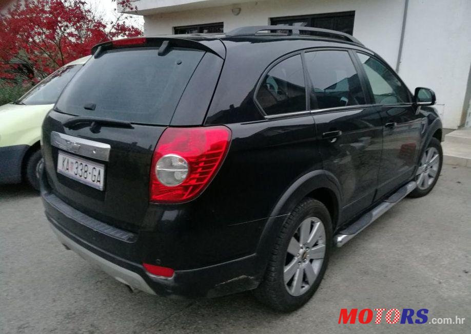 2006' Chevrolet Captiva 2,0 D photo #2
