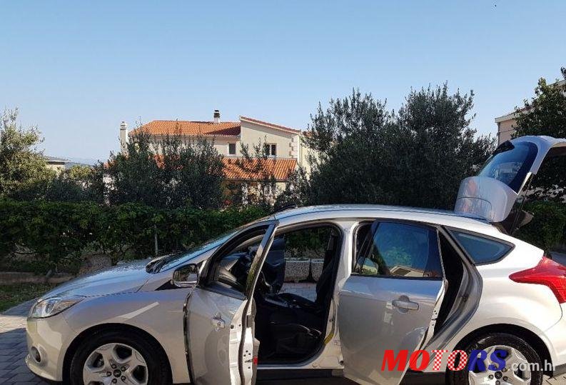 2011' Ford Focus 1.6 Tdci photo #2