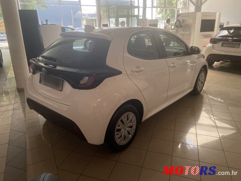 2022' Toyota Yaris 1,0 photo #3