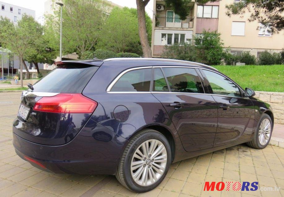 2013' Opel Insignia Karavan photo #2