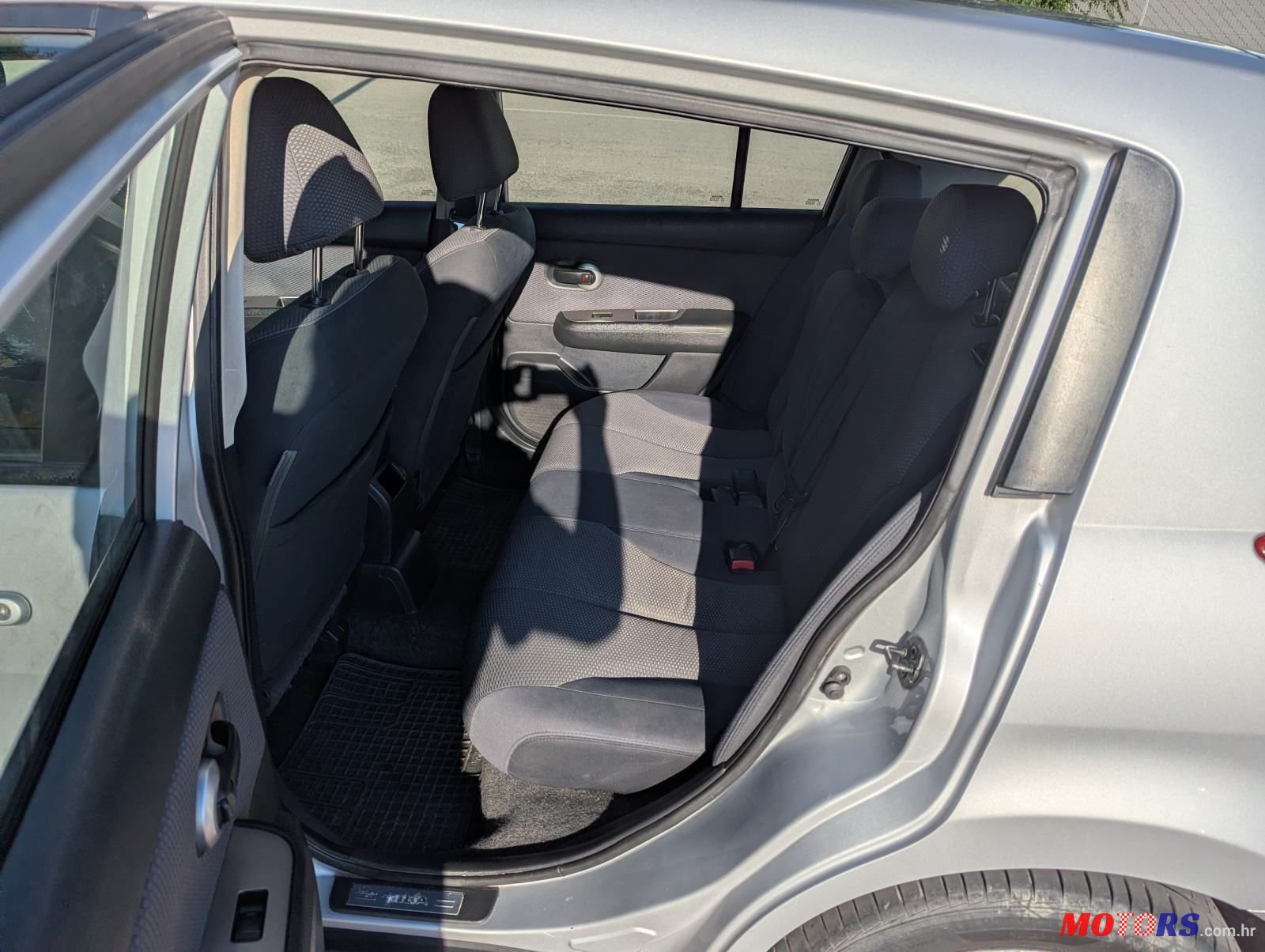 2008' Nissan Tiida 1,6 16V photo #6