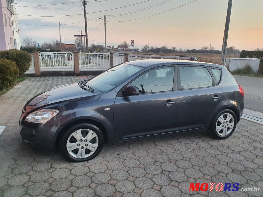 2009' Kia Ceed photo #5