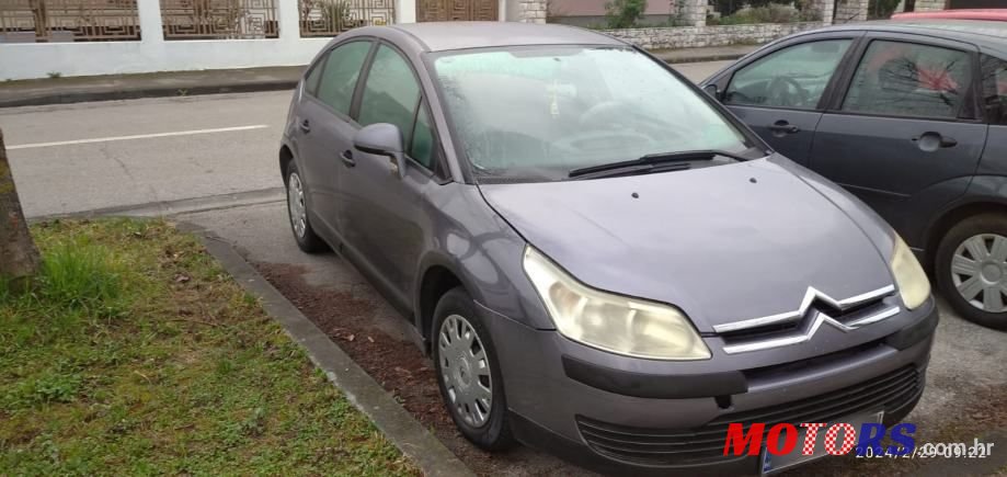 2005' Citroen C4 1,6 Hdi 16V X photo #2