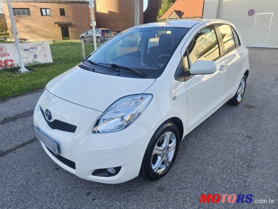 2011' Toyota Yaris 1.33 photo #2
