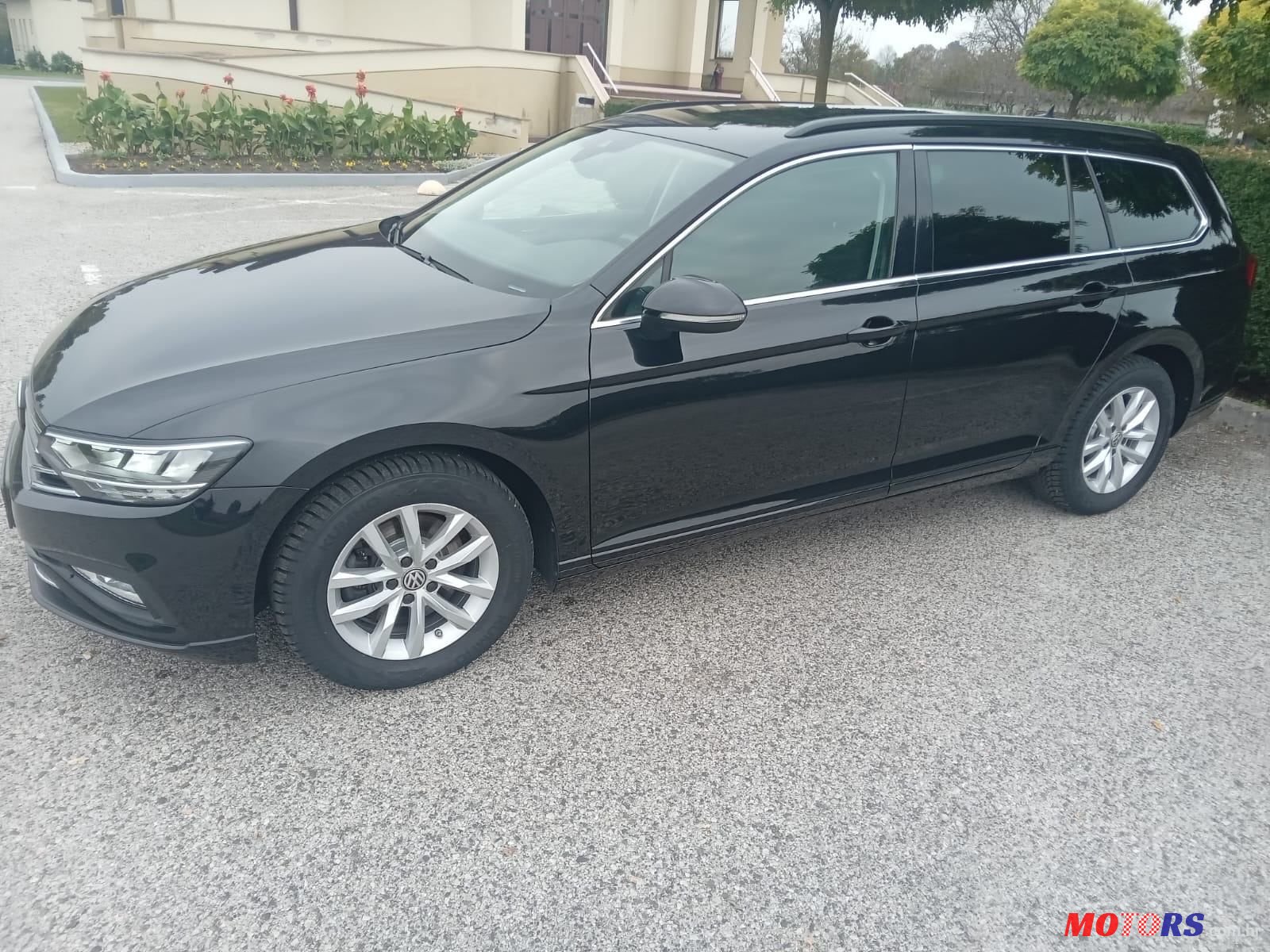 2019' Volkswagen Passat Variant photo #2