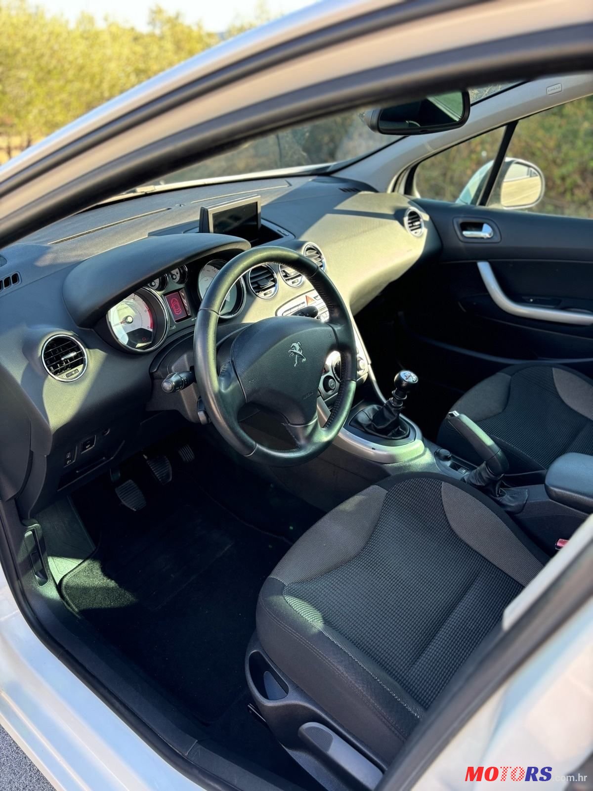 2013' Peugeot 308 Sw photo #6