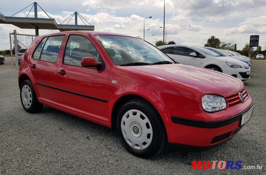 2001' Volkswagen Golf IV 1,9 Tdi photo #1