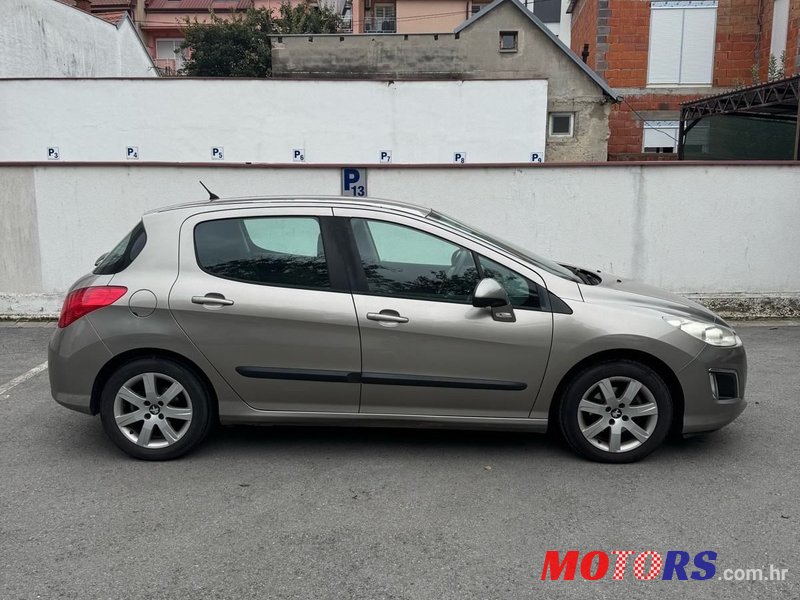 2011' Peugeot 308 1,6 Hdi photo #2