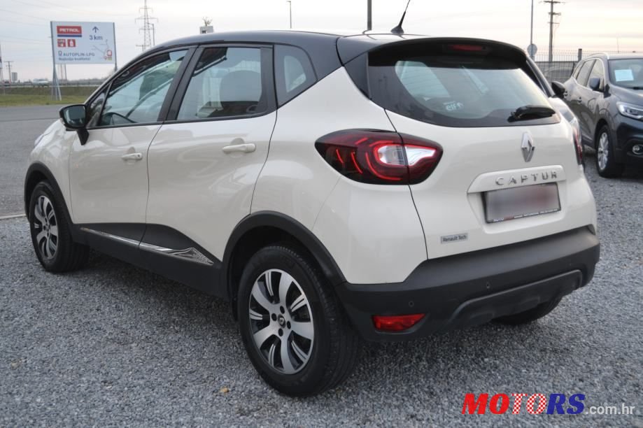 2019' Renault Captur Dci photo #4