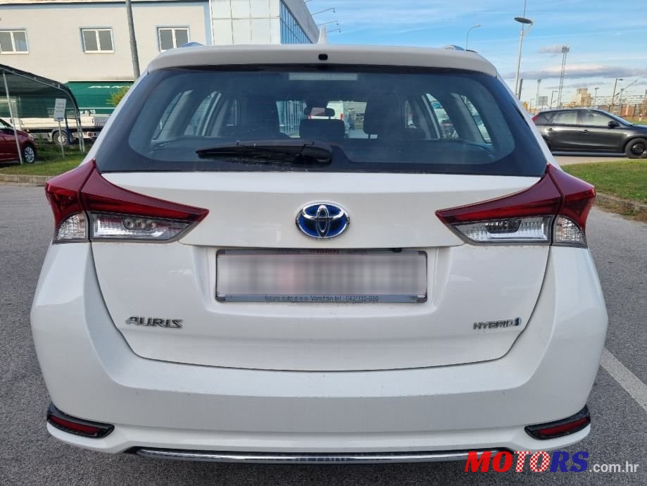 2017' Toyota Auris Karavan photo #6