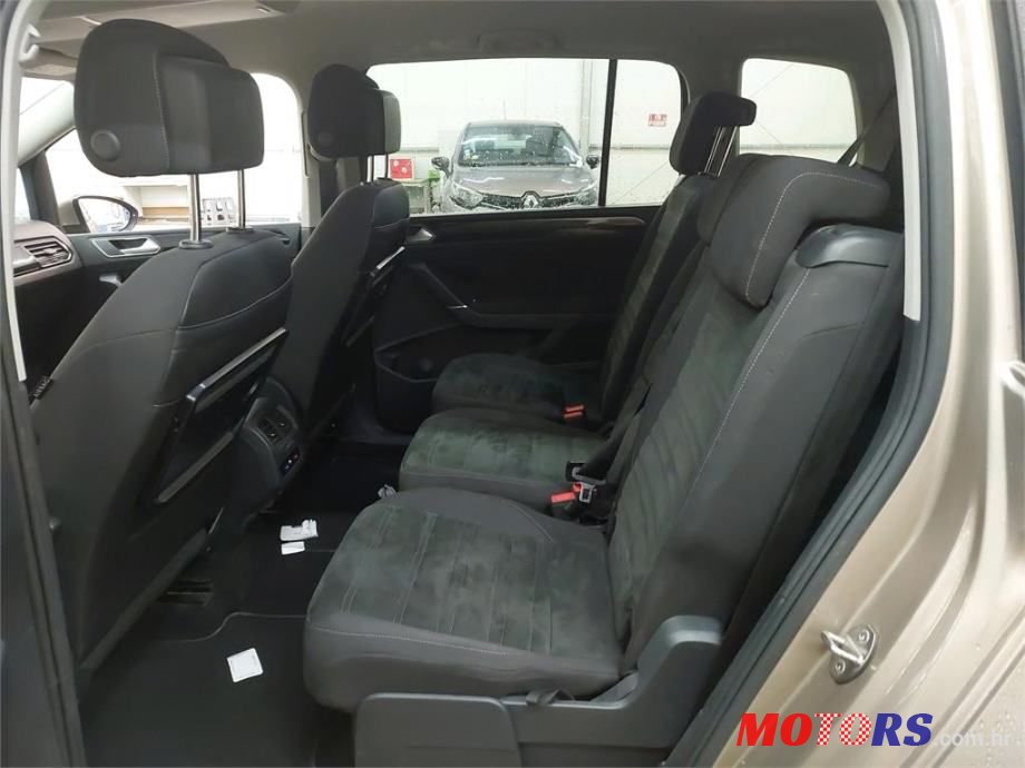 2016' Volkswagen Touran 2,0 Tdi Bmt photo #6