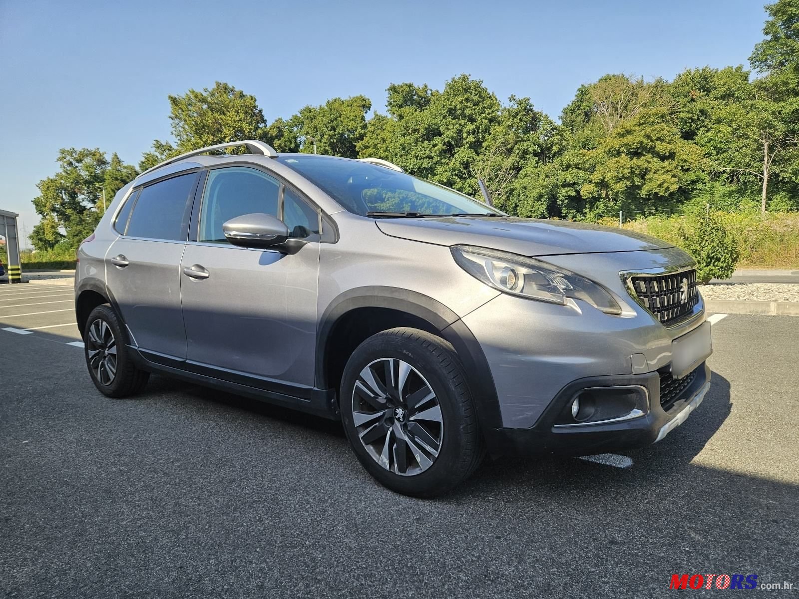 2019' Peugeot 2008 1.2 E-Vti photo #1
