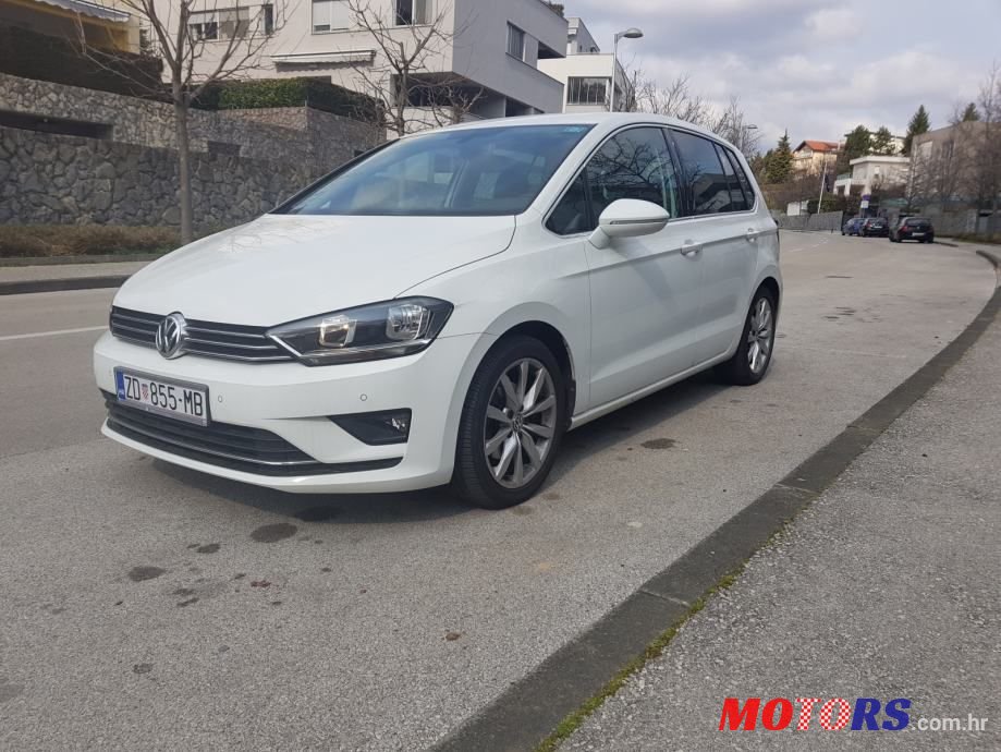 2015' Volkswagen Golf Sportsvan photo #1