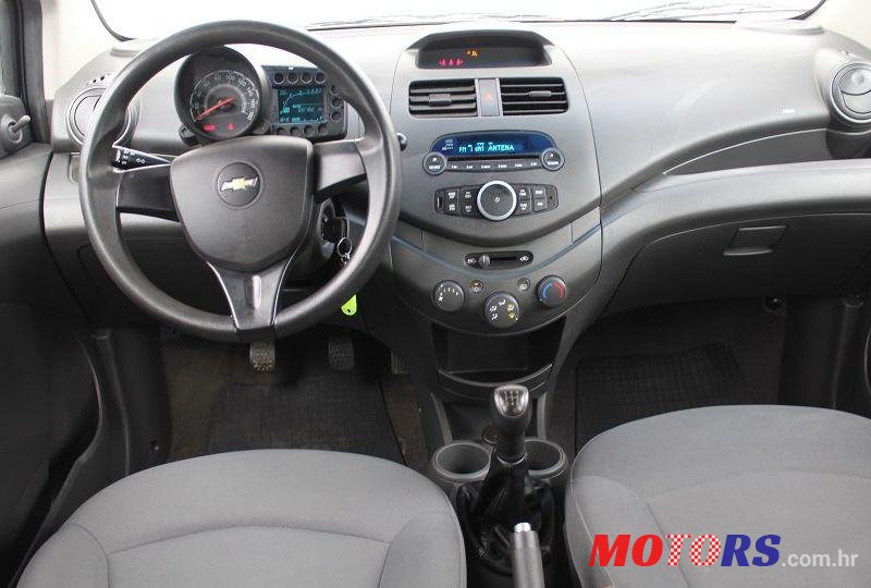 2011' Chevrolet Spark Spark 1,0 16V photo #2