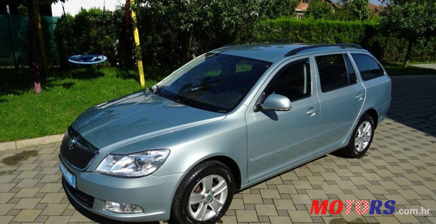 2011' Skoda Octavia Combi 1,6 Tdi photo #1