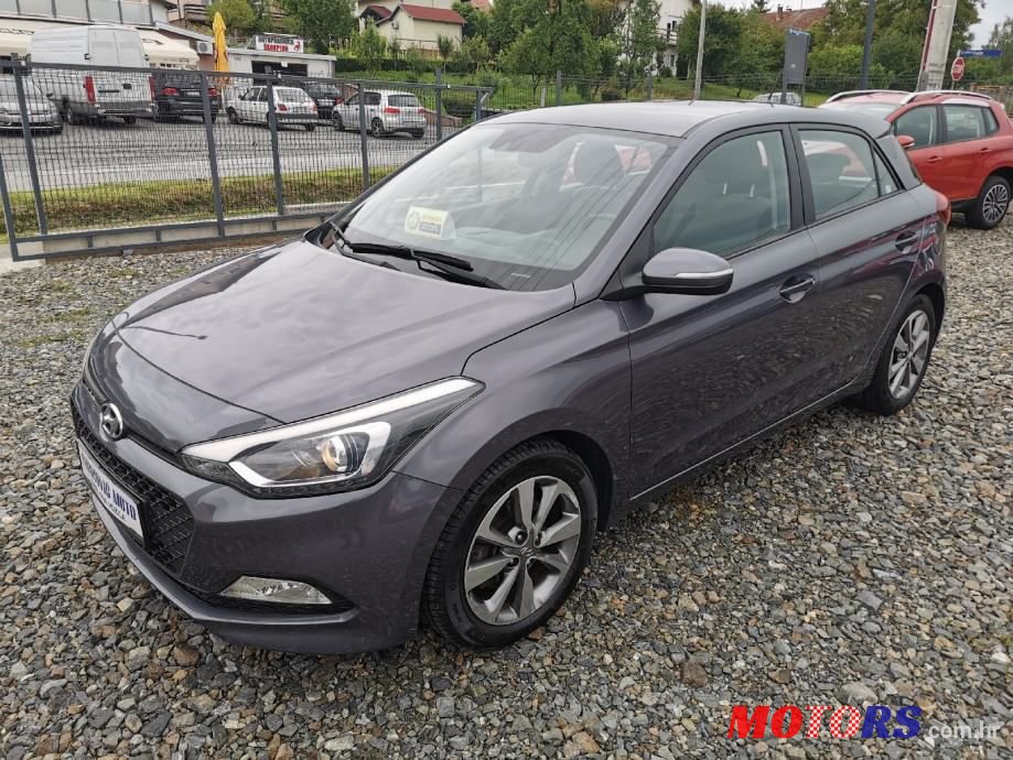 2015' Hyundai i20 1,1 Crdi photo #2