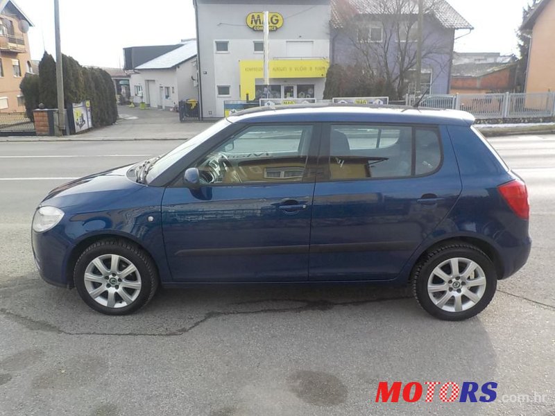 2008' Skoda Fabia photo #5