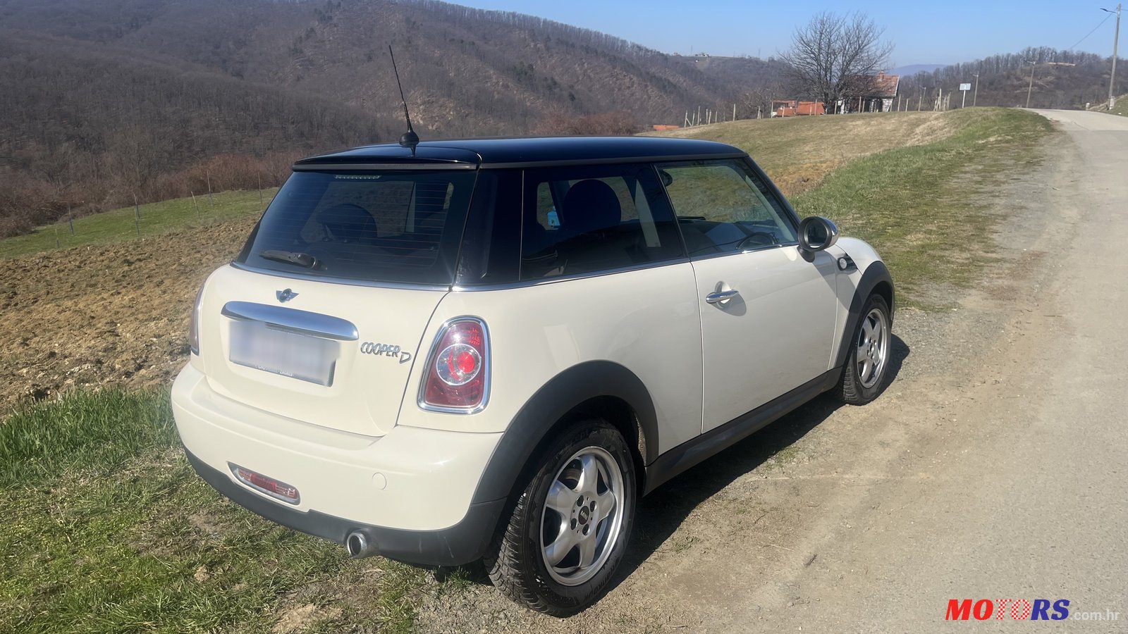 2010' MINI Cooper D photo #2