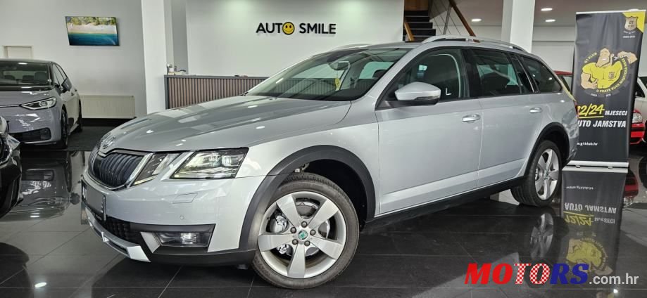 2013' Skoda Octavia Combi photo #2