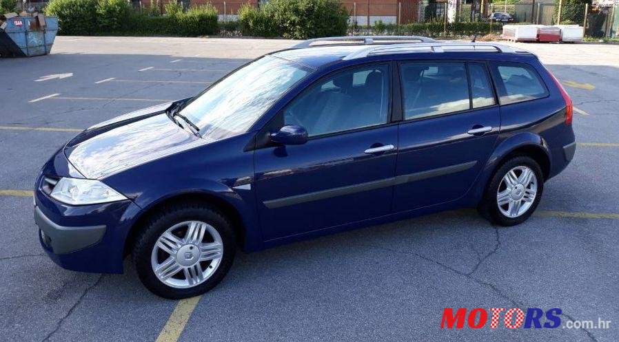 2008' Renault Megane Grandtour photo #1