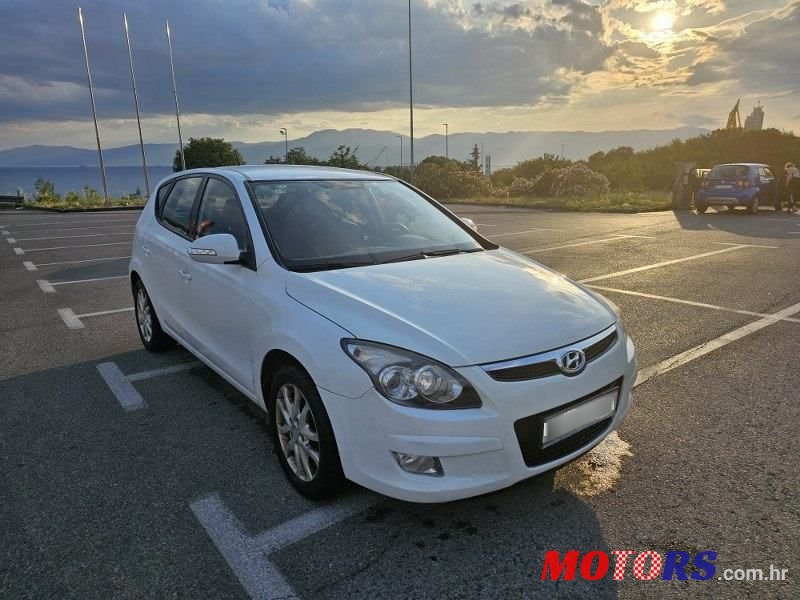 2009' Hyundai i30 2,0 Crdi photo #4